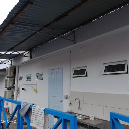 Ocean House Semporna Exterior foto